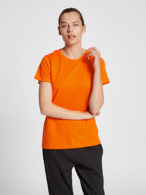 BASIC T-SHIRT S/S WOMAN - ORANGE | hummel.net