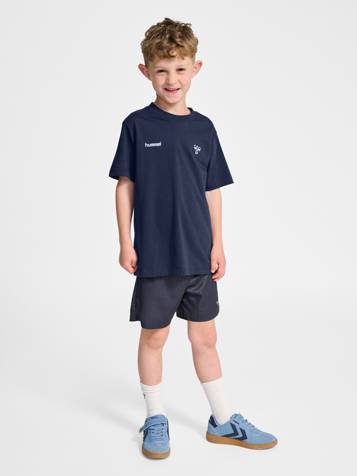 hmlJR GRAPHIC T-SHIRT S/S, DRESS BLUES, model