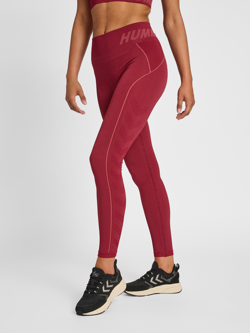 hmlTE CHRISTEL SEAMLESS MW TIGHTS, CABERNET, model