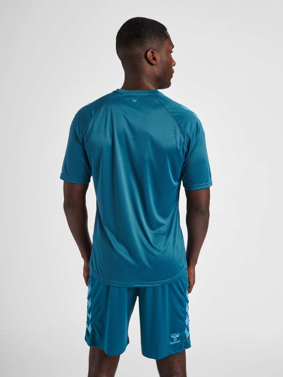 Hummel core t shirt clearance