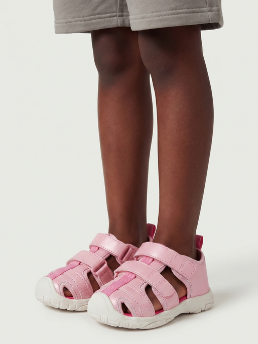 SANDAL VELCRO INFANT, PALE LILAC, model