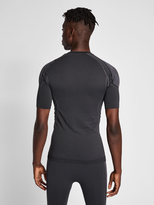 hummel MT OLLI SEAMLESS TIGHT T-SHIRT - BLACK