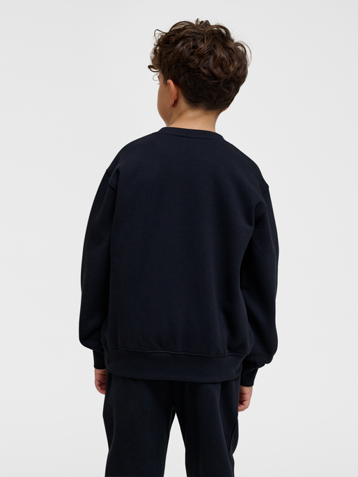 hmlCLEAN SWEATSHIRT, 2001, model
