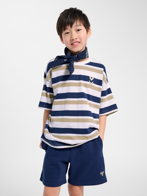 hmlJR SILLY S/S BOXY T-SHIRT STRIPE, MEDIEVAL BLUE, model
