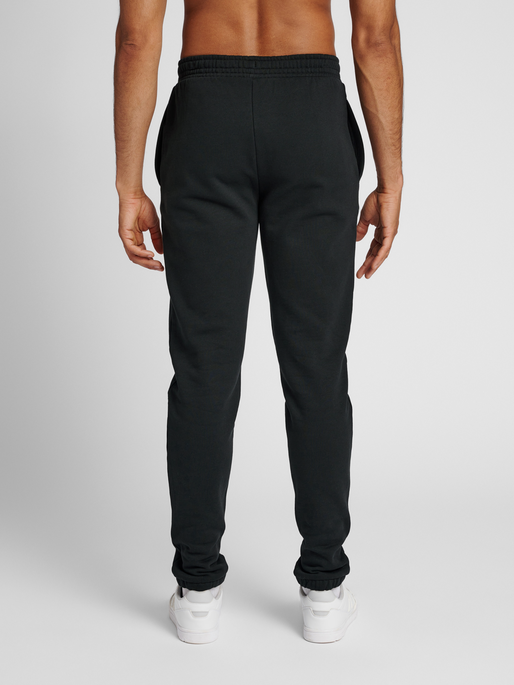 hmlGG12 SWEAT PANTS, BLACK, model