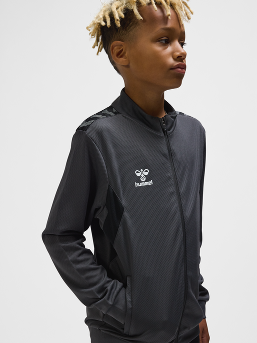 hmlAUTHENTIC PL ZIP JACKET KIDS, ASPHALT, model