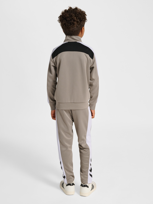 hmlJR COLORBLOCK TRACKSUIT, ROCK RIDGE, model