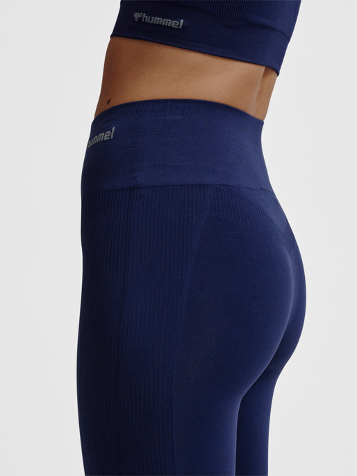 hmlTIF SEAMLESS HIGH WAIST TIGHTS, BLACK IRIS, model