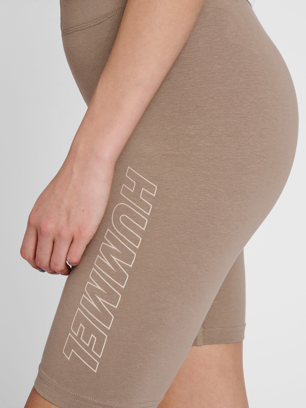 hummel TE MAJA 2-PACK MW C TIGHT SHORTS - BLACK/DRIFTWOOD hummel TE MAJA 2-PACK MW C TIGHT SHORTS - BLACK/DRIFTWOOD