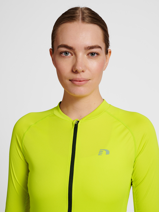 WOMENS CORE BIKE L/S JERSEY, EVENING PRIMROSE, model