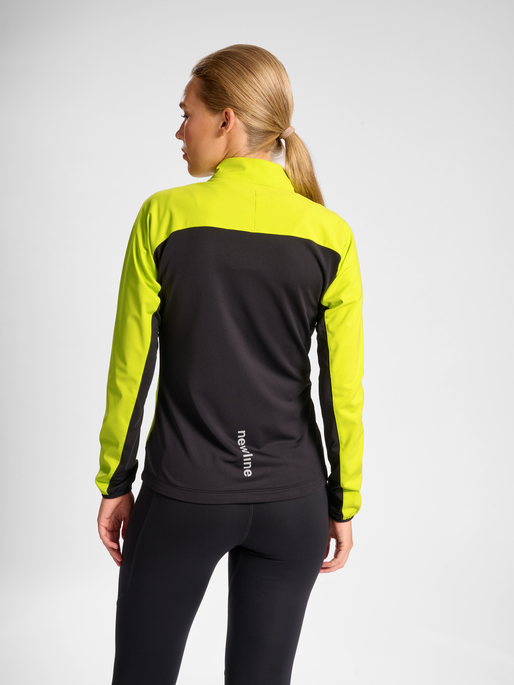 WOMEN'S CORE JACKET, EVENING PRIMROSE, model