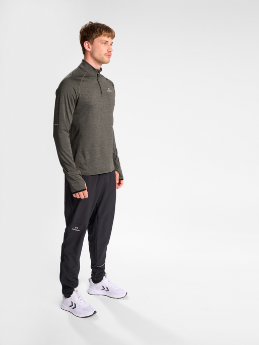nwlPACE HALF ZIP, 1166, model