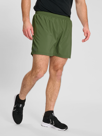 nwlDETROIT SHORTS MEN, FOUR LEAF CLOVER, model