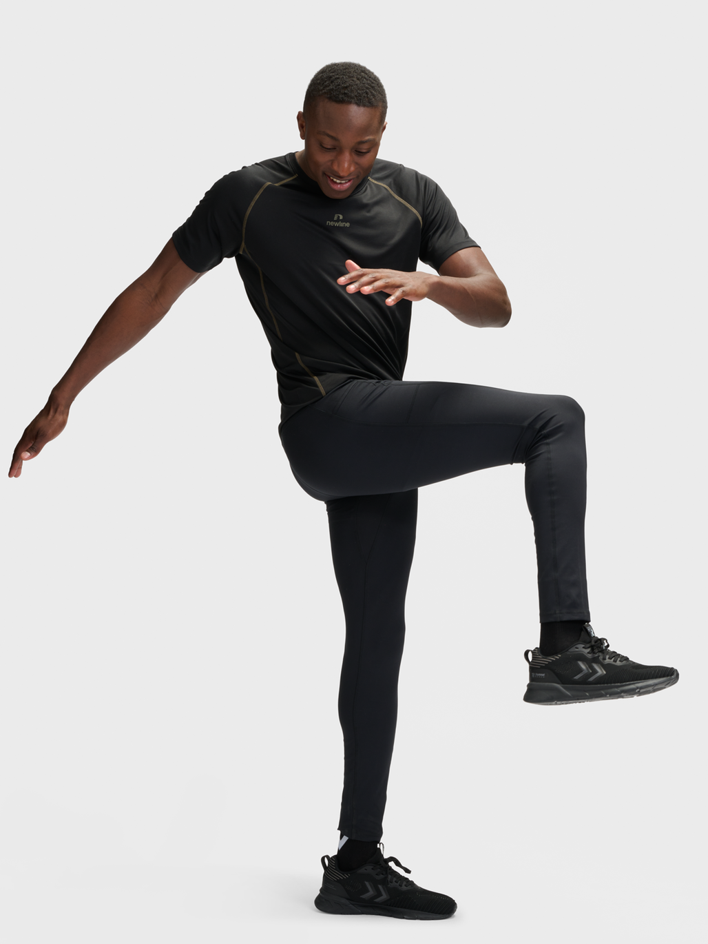 nwlSPEED MESH T-SHIRT, BLACK, model