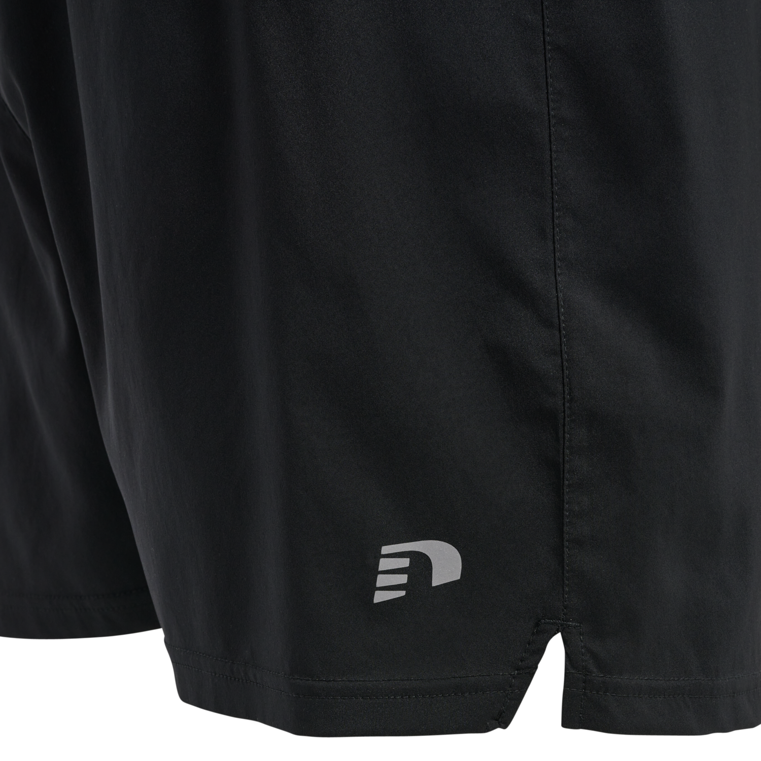 MEN CORE RUNNING SHORTS, BLACK, packshot
