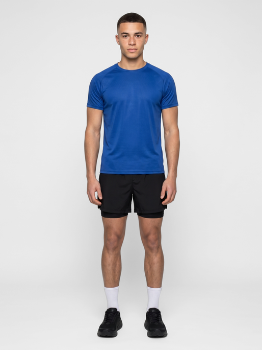 nwlBEAT T-SHIRT, SURF THE WEB, model
