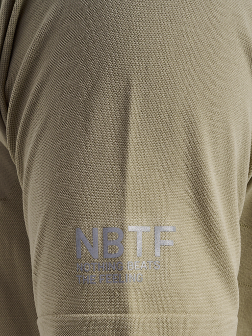 nwlPACE SEAMLESS TEE, SILVER SAGE nwlPACE SEAMLESS TEE, SILVER SAGE, packshot