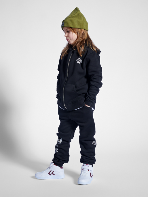 stsUNIQUE PANTS, BLACK, model