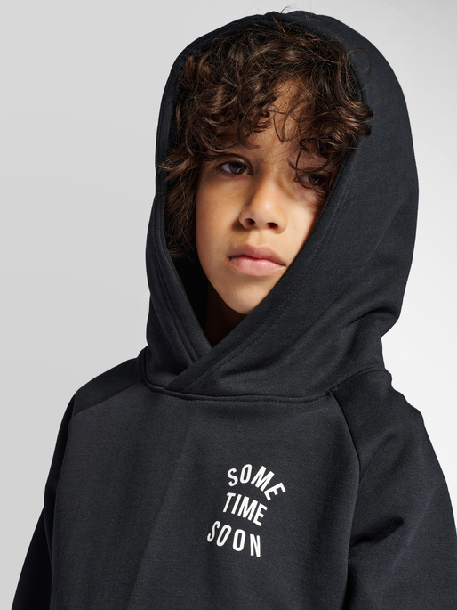 stsMONTEREY HOODIE, BLACK, model