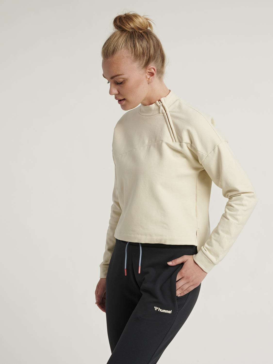 short sweatshirt