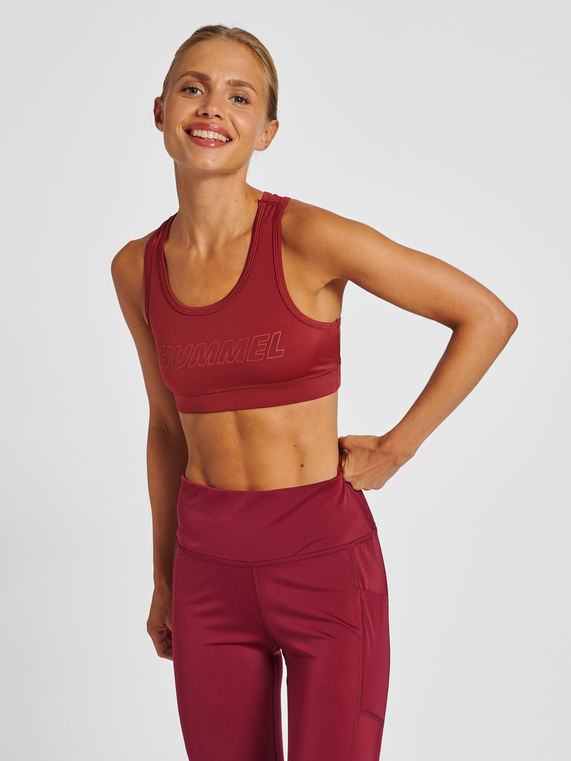 hamburger kanal Soveværelse hummel TE TOLA SPORTS BRA - CABERNET | hummel.net