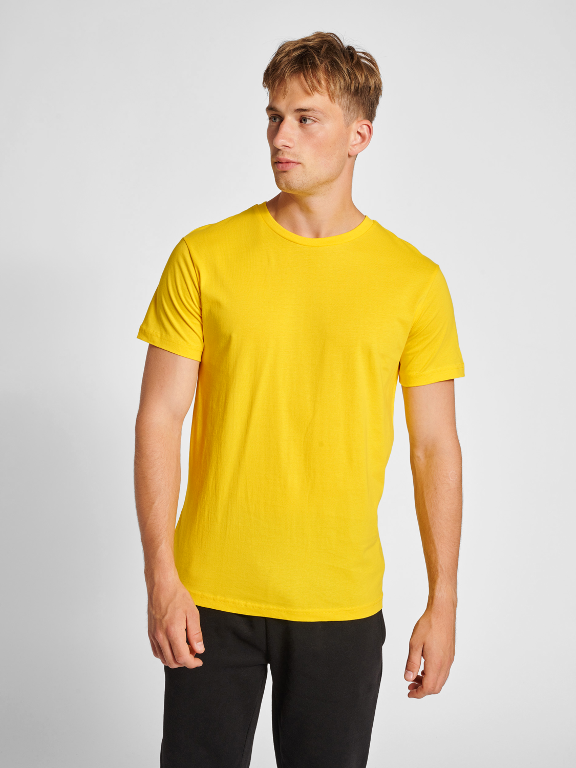 hummel RED BASIC T-SHIRT S/S - EMPIRE YELLOW