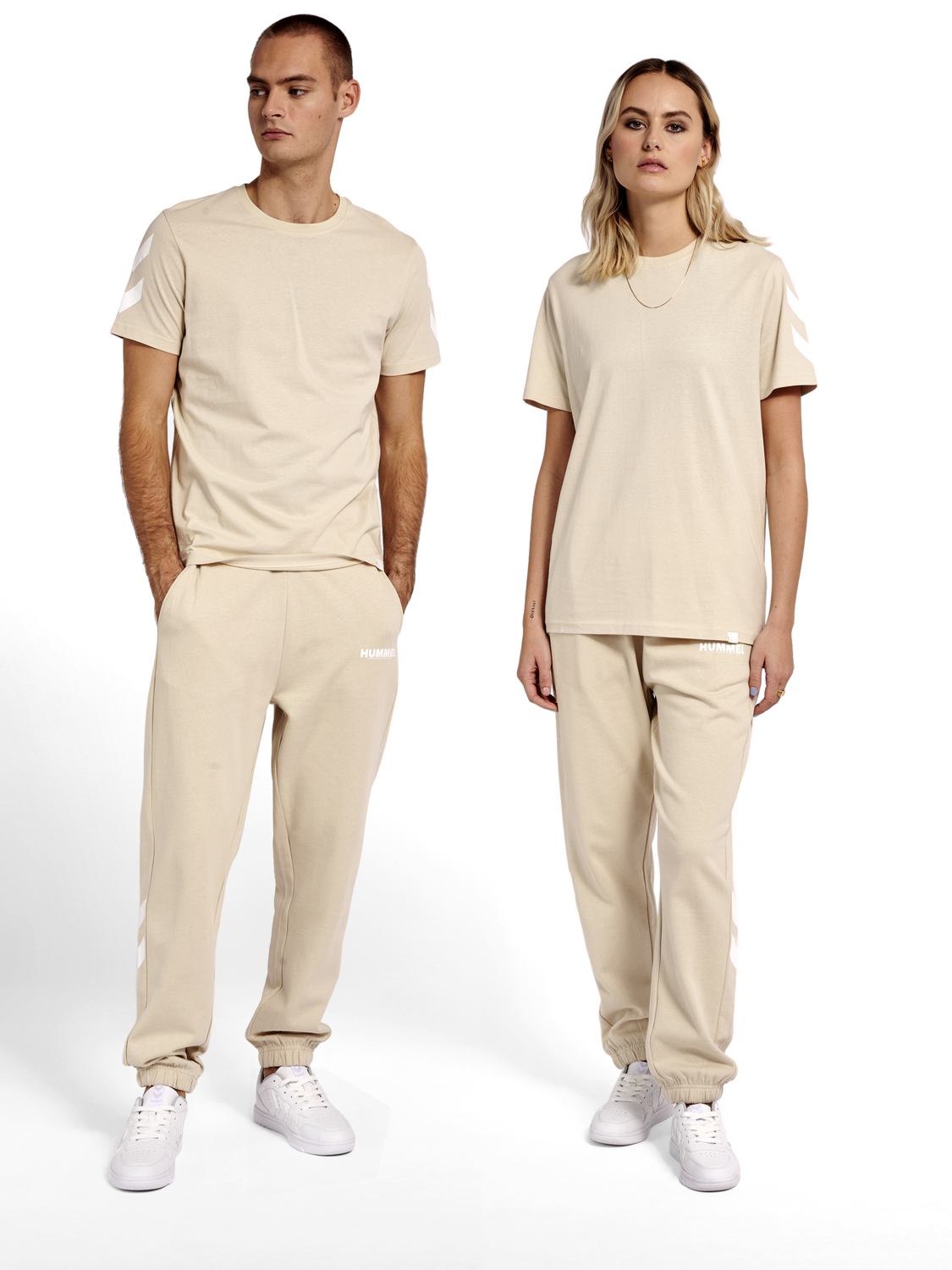 hummel LEGACY CHEVRON T-SHIRT - PUMICE 